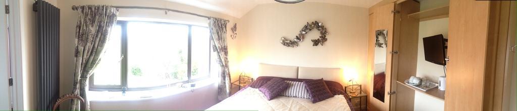 Bed and Breakfast Redroofs Tenbury Exterior foto